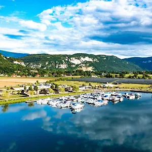 https://les-lodges-de-la-viarhona-cabane-spa.hotels-rhonealpes.com